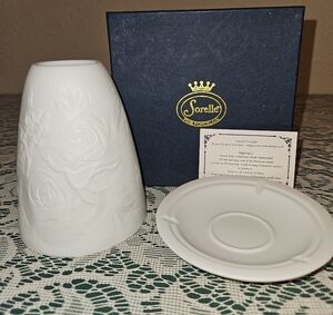 Sorelle Fine Porcelain Votive Tea Light Candle Holder with a Christmas Scene